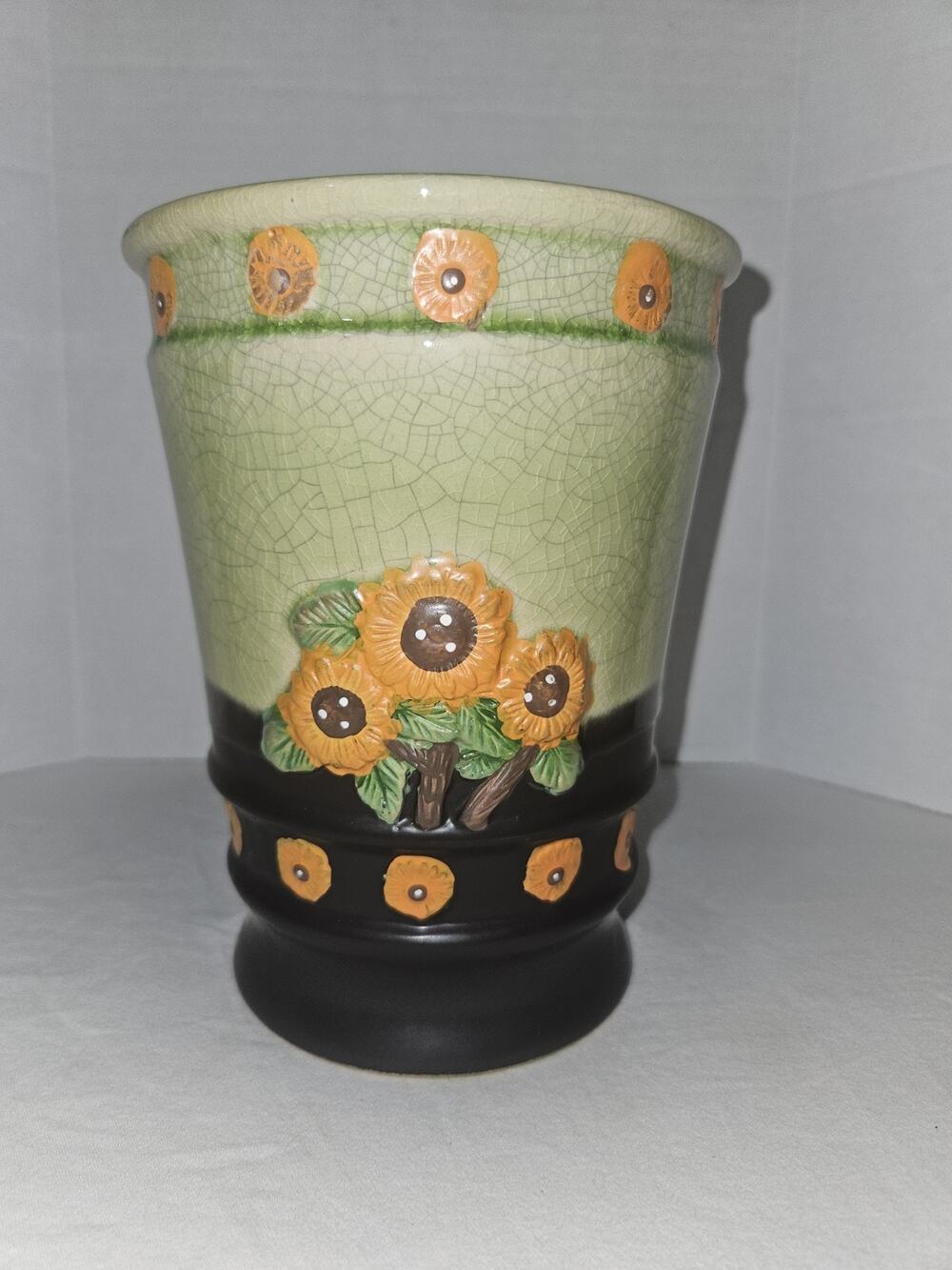 Raised Sunflower Vase Green And Black 7"